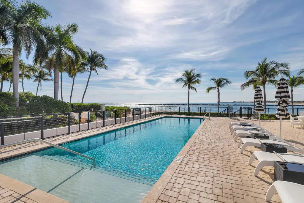 106 Inlet Way Palm Beach Shores FL 33404