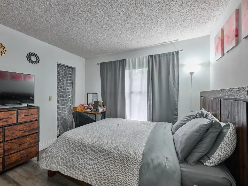 498 Iron Forge Court Royal Palm Beach FL 33411