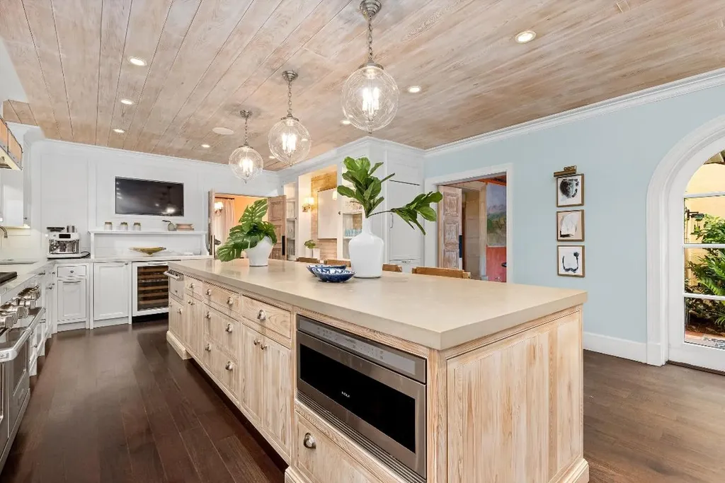 124 Brazilian Avenue Palm Beach FL 33480