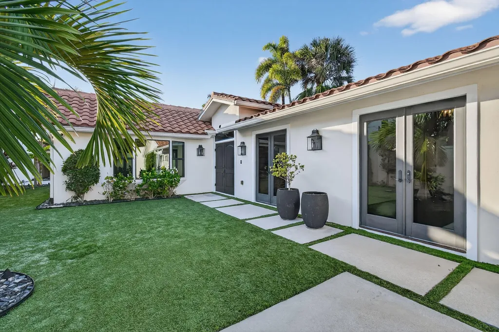 105 W Tarpon Lane Jupiter FL 33477