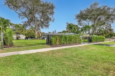 7077 Oakmont Drive Lake Worth FL 33467