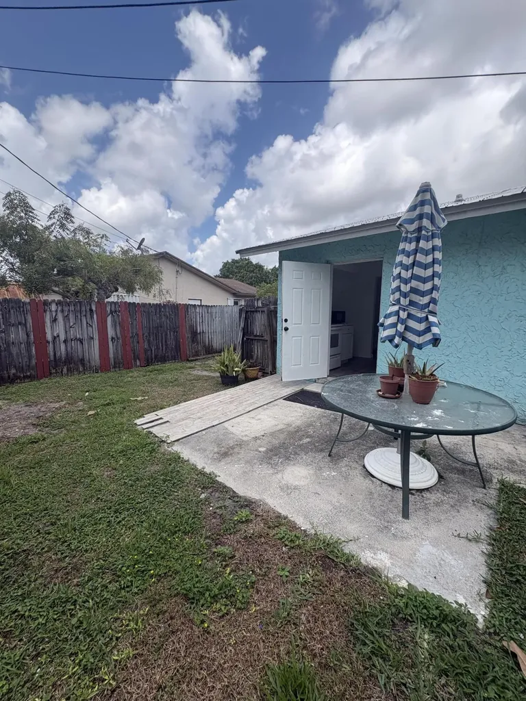 3910 Holden Lane Lake Worth FL 33461