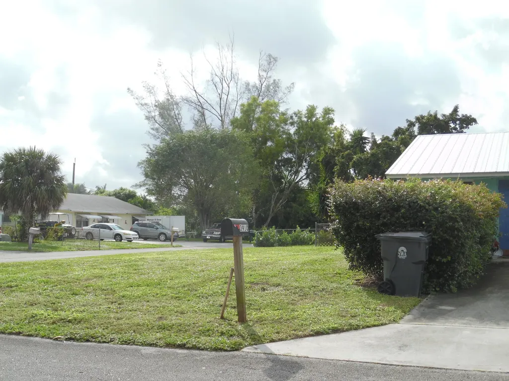 3910 Holden Lane Lake Worth FL 33461