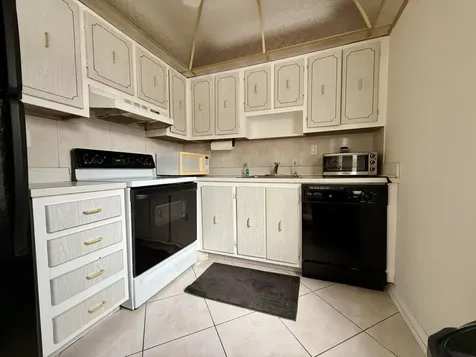 470 Capri J Delray Beach FL 33484
