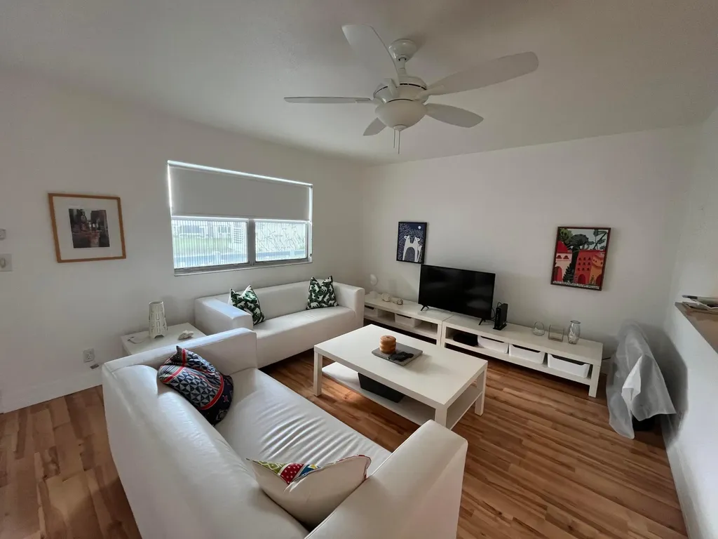 286 Tuscany E Delray Beach FL 33446