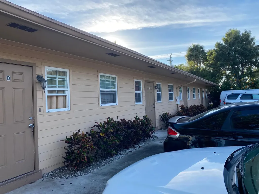 525 S Swinton Avenue Delray Beach FL 33444