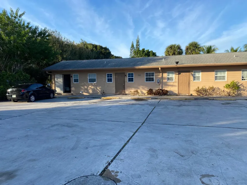 525 S Swinton Avenue Delray Beach FL 33444