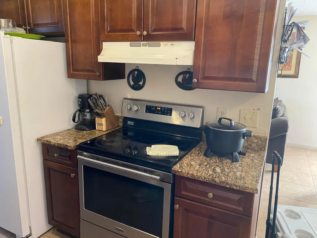 525 S Swinton Avenue Delray Beach FL 33444