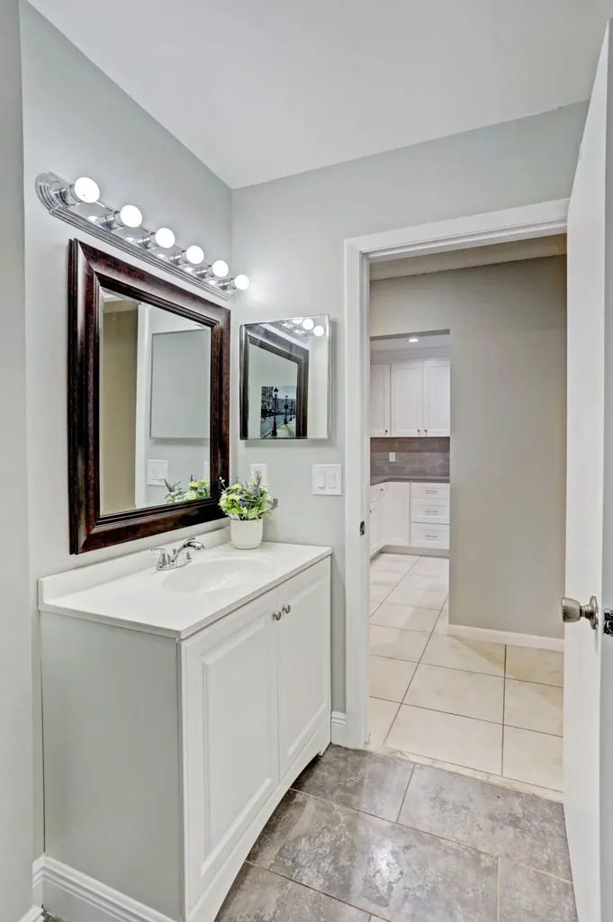 3011 SW 21st Terrace Delray Beach FL 33445