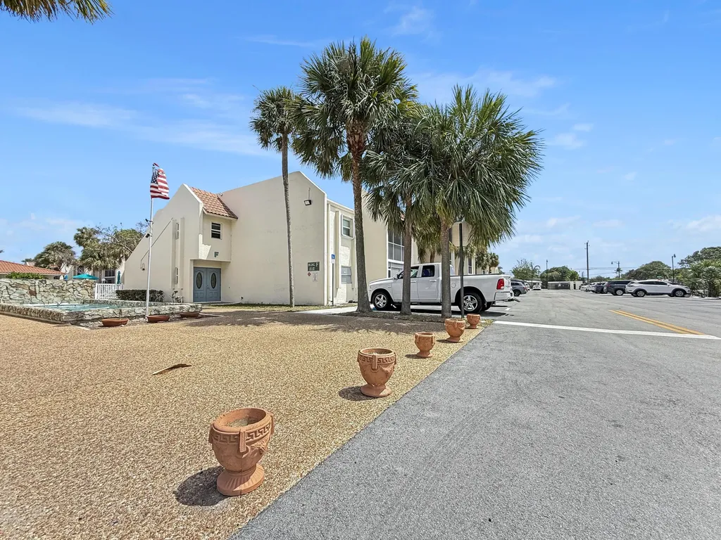 1428 SE 4th Avenue Deerfield Beach FL 33441