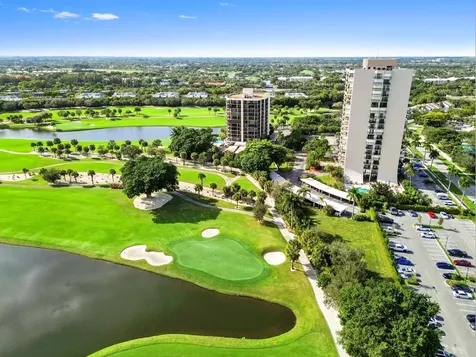 2425 Presidential Way West Palm Beach FL 33401