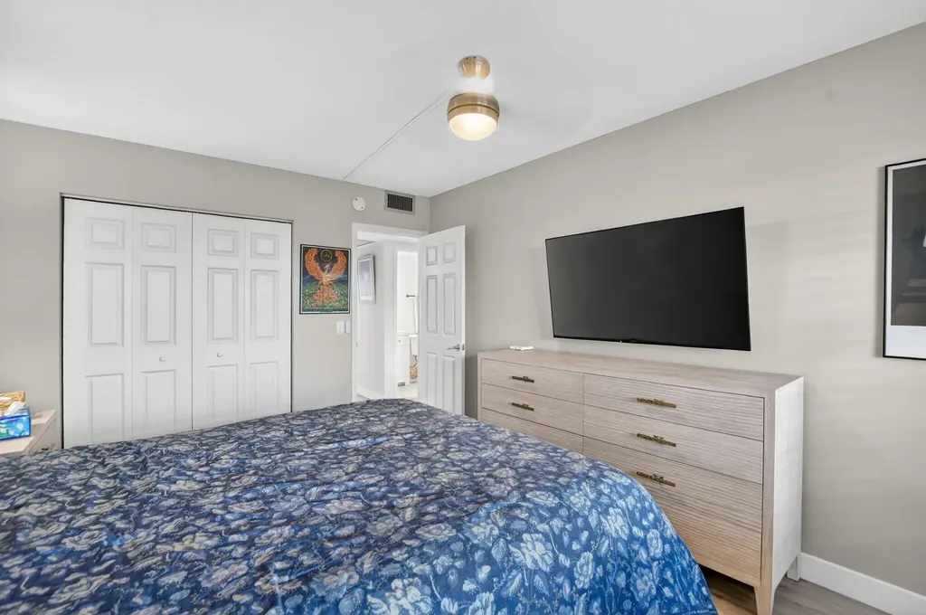 4051 Guildford C Boca Raton FL 33434