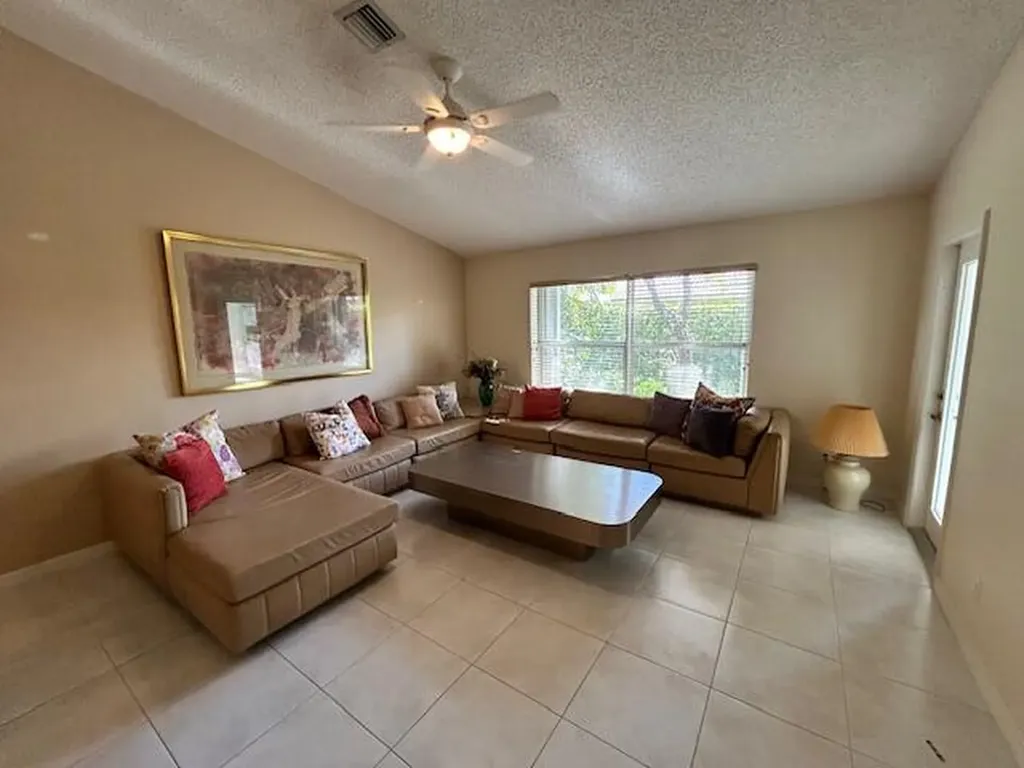 6092 Petunia Road Delray Beach FL 33484