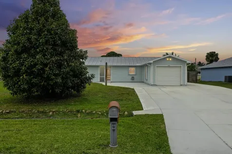 2486 SW Waikiki Street Port St Lucie FL 34953