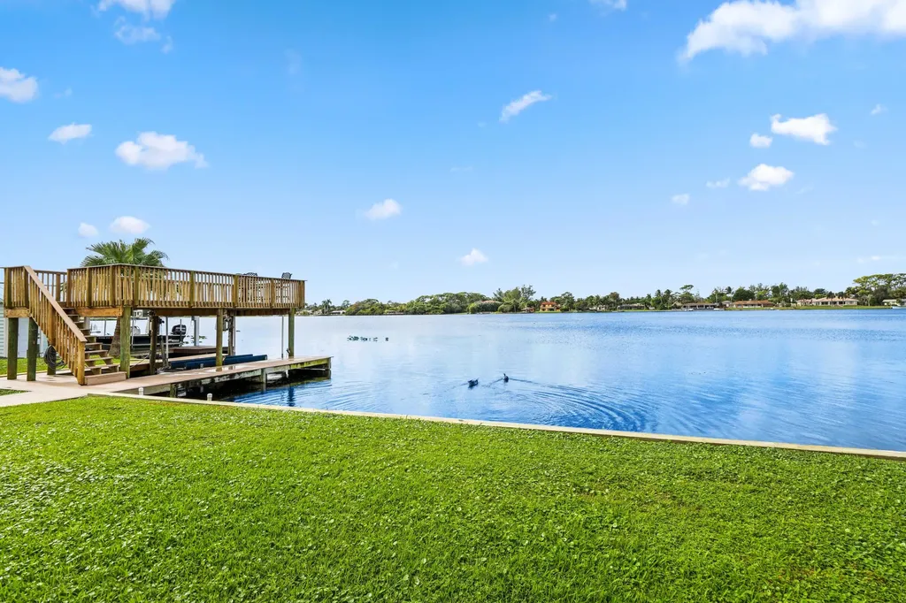 2097 Circle Place Drive Lake Worth FL 33462