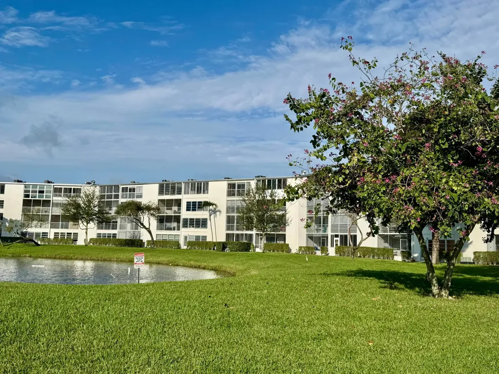 4053 Hythe C Boca Raton FL 33434