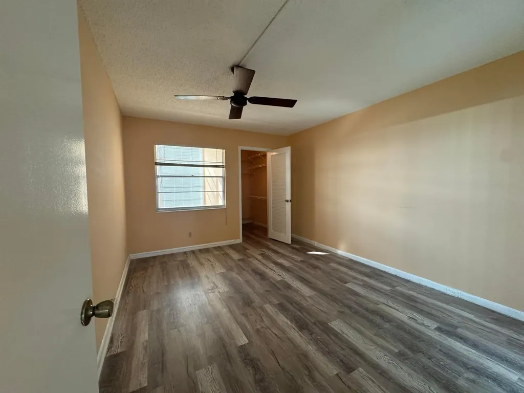 4053 Hythe C Boca Raton FL 33434