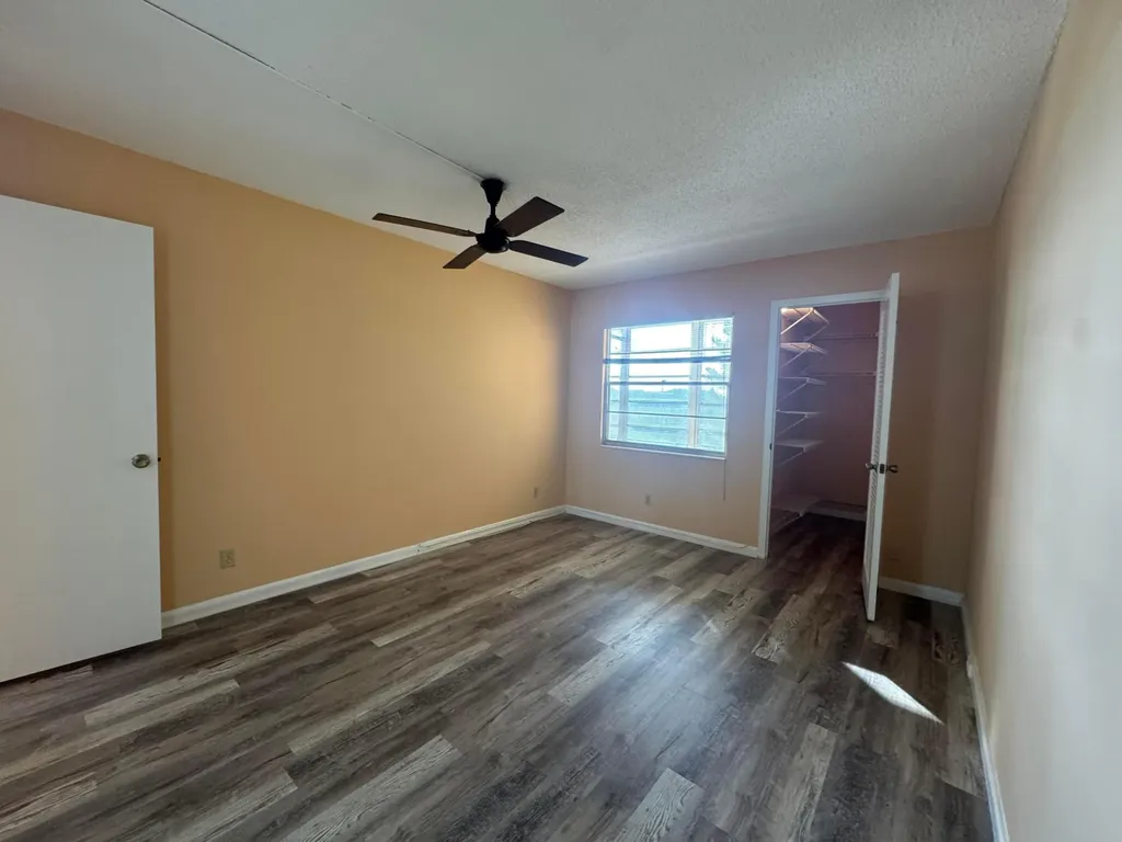 4053 Hythe C Boca Raton FL 33434