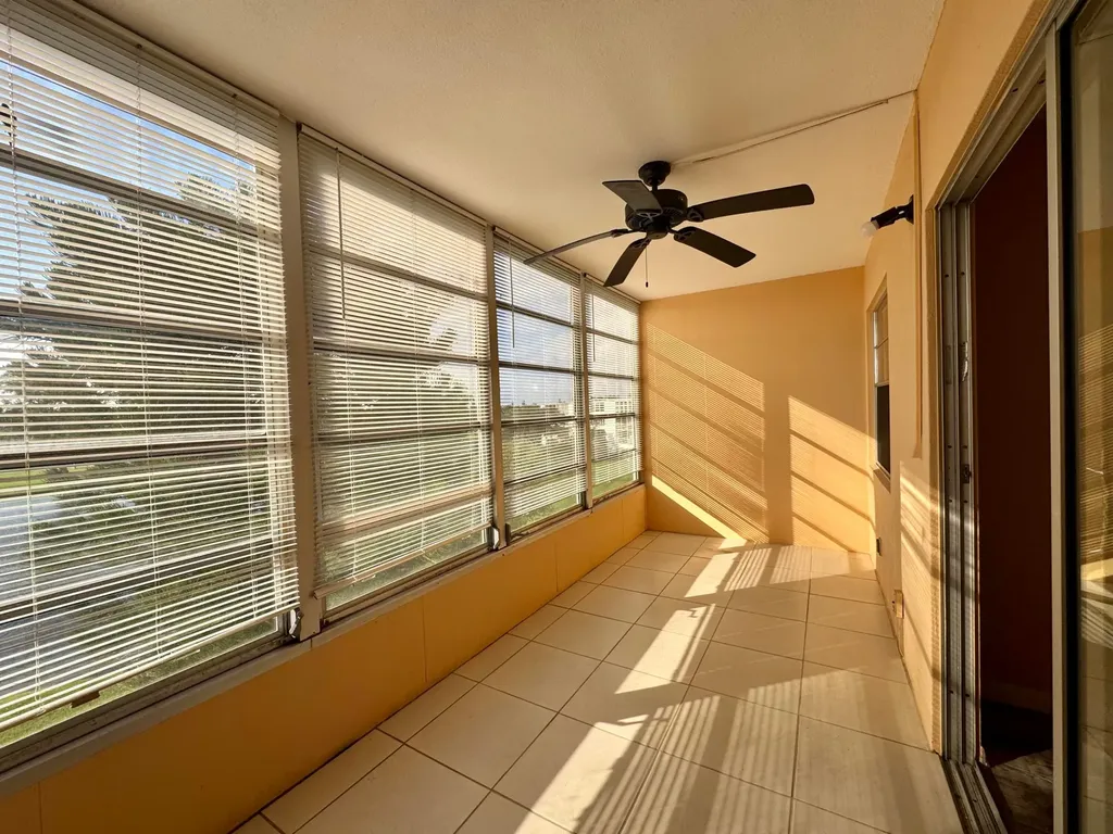 4053 Hythe C Boca Raton FL 33434