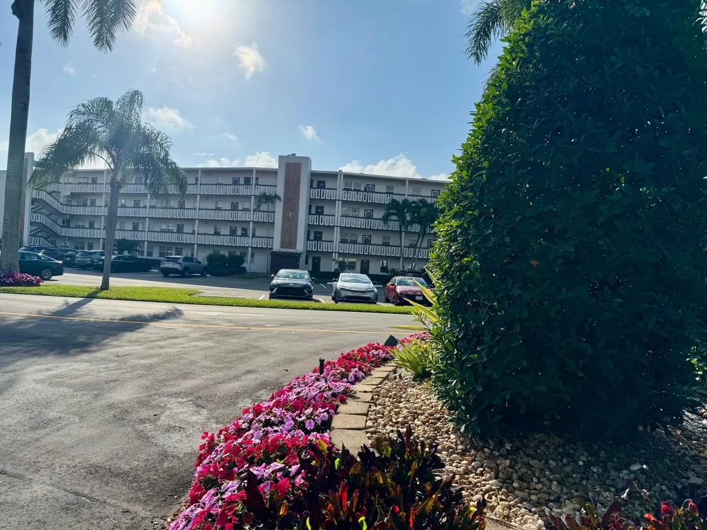 4053 Hythe C Boca Raton FL 33434