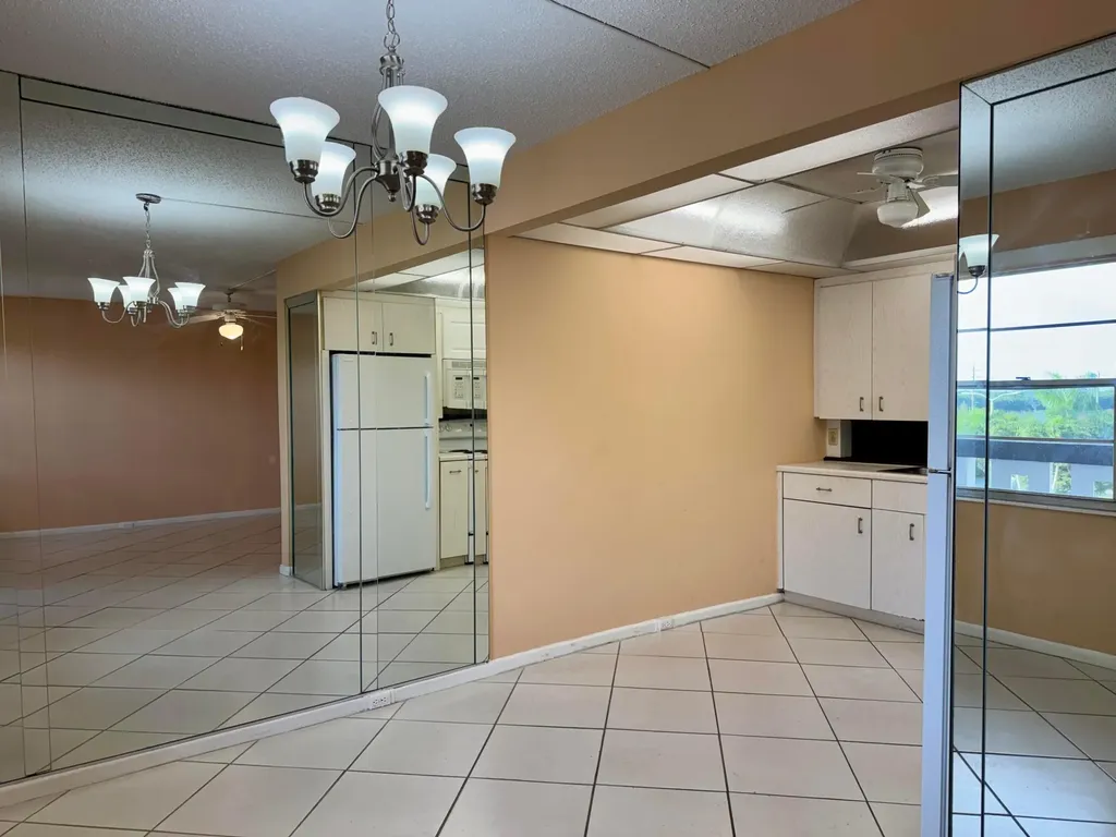 4053 Hythe C Boca Raton FL 33434