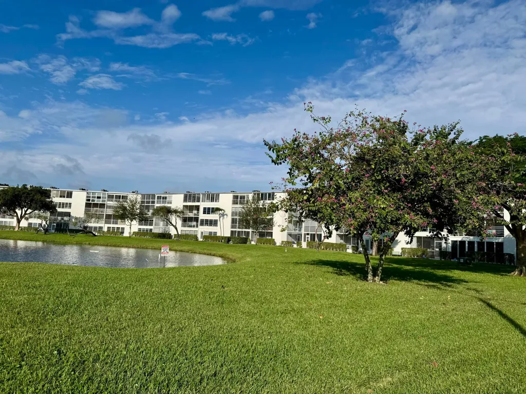 4053 Hythe C Boca Raton FL 33434