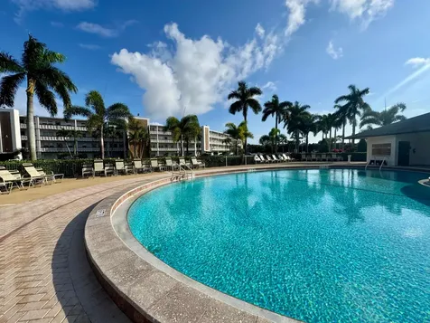 4053 Hythe C Boca Raton FL 33434