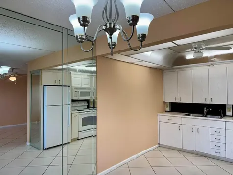 4053 Hythe C Boca Raton FL 33434