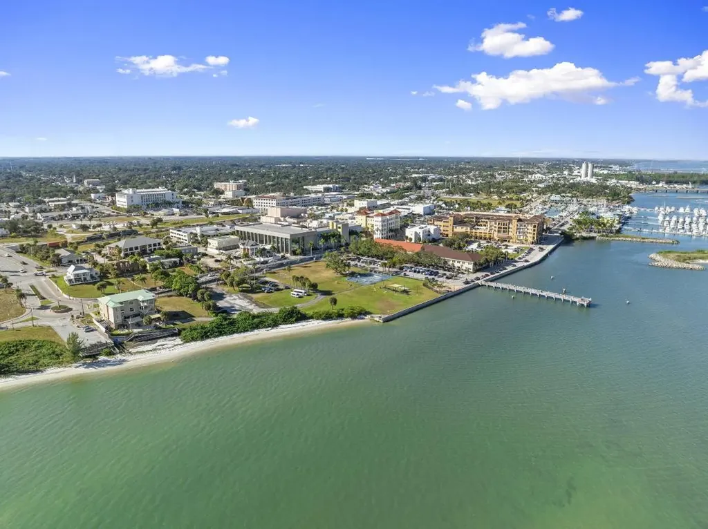 321 S 2nd Street Fort Pierce FL 34950