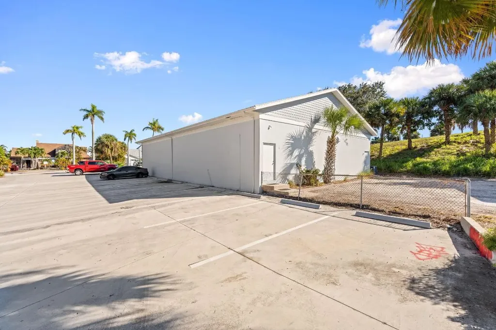 321 S 2nd Street Fort Pierce FL 34950