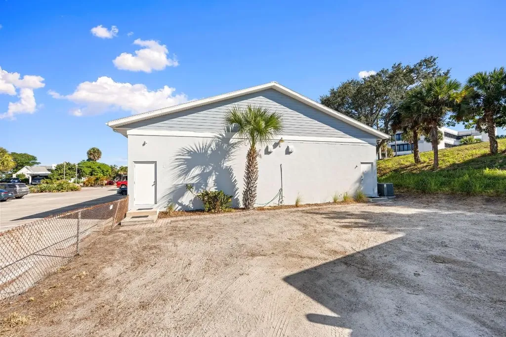 321 S 2nd Street Fort Pierce FL 34950