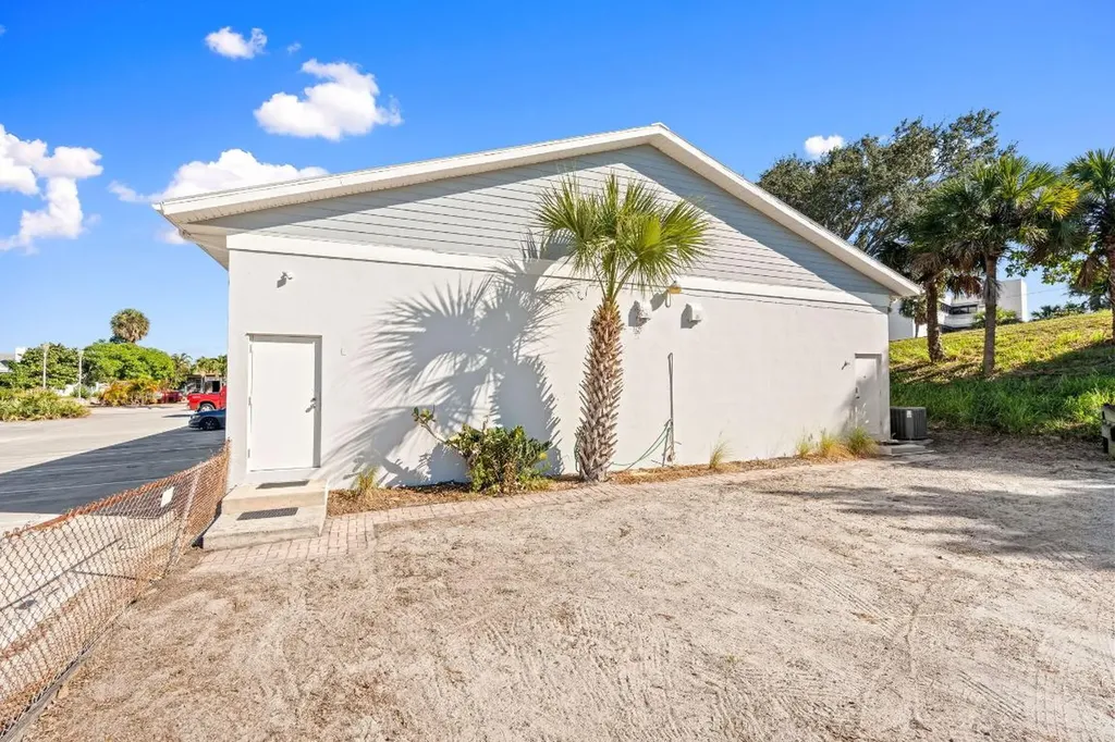 321 S 2nd Street Fort Pierce FL 34950