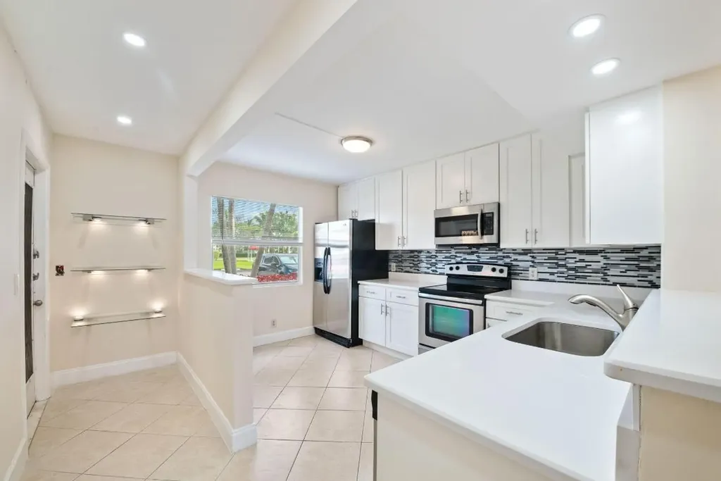 1090 Guildford E Boca Raton FL 33434