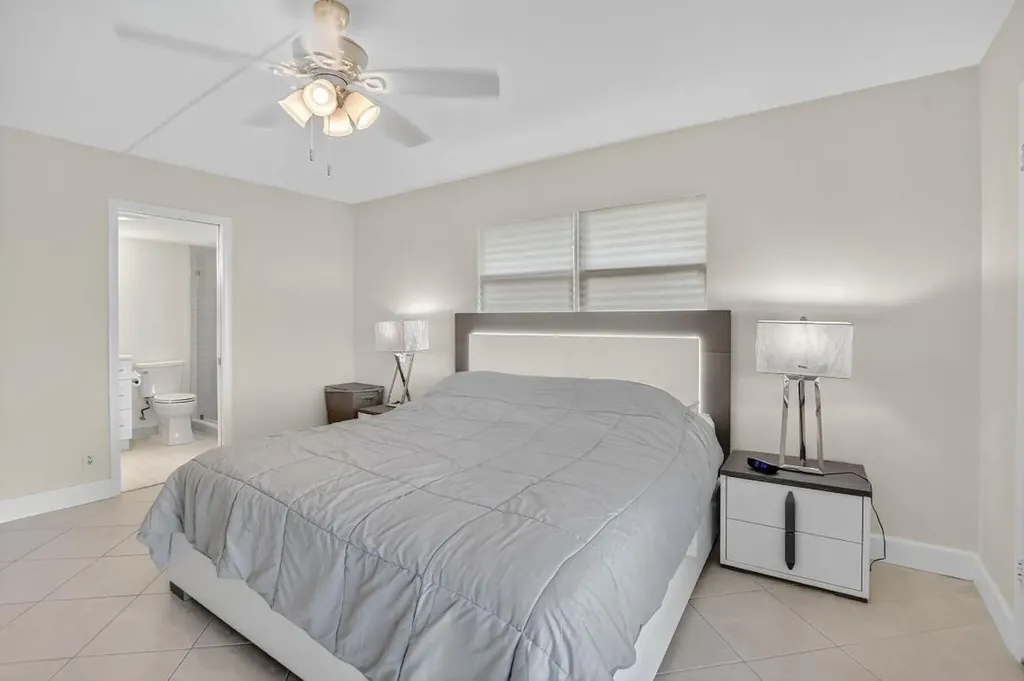 1090 Guildford E Boca Raton FL 33434