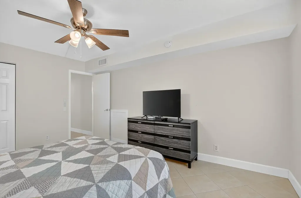 1090 Guildford E Boca Raton FL 33434
