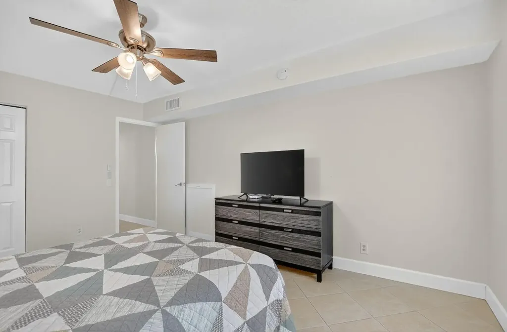 1090 Guildford E Boca Raton FL 33434