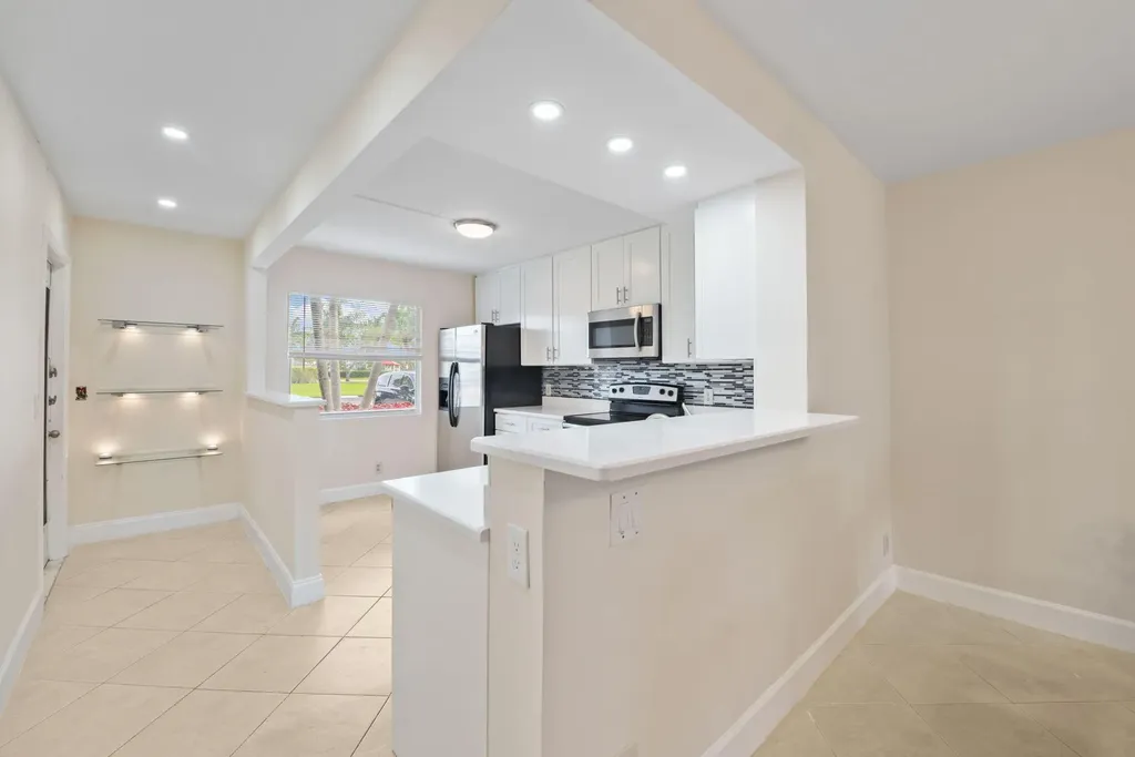 1090 Guildford E Boca Raton FL 33434
