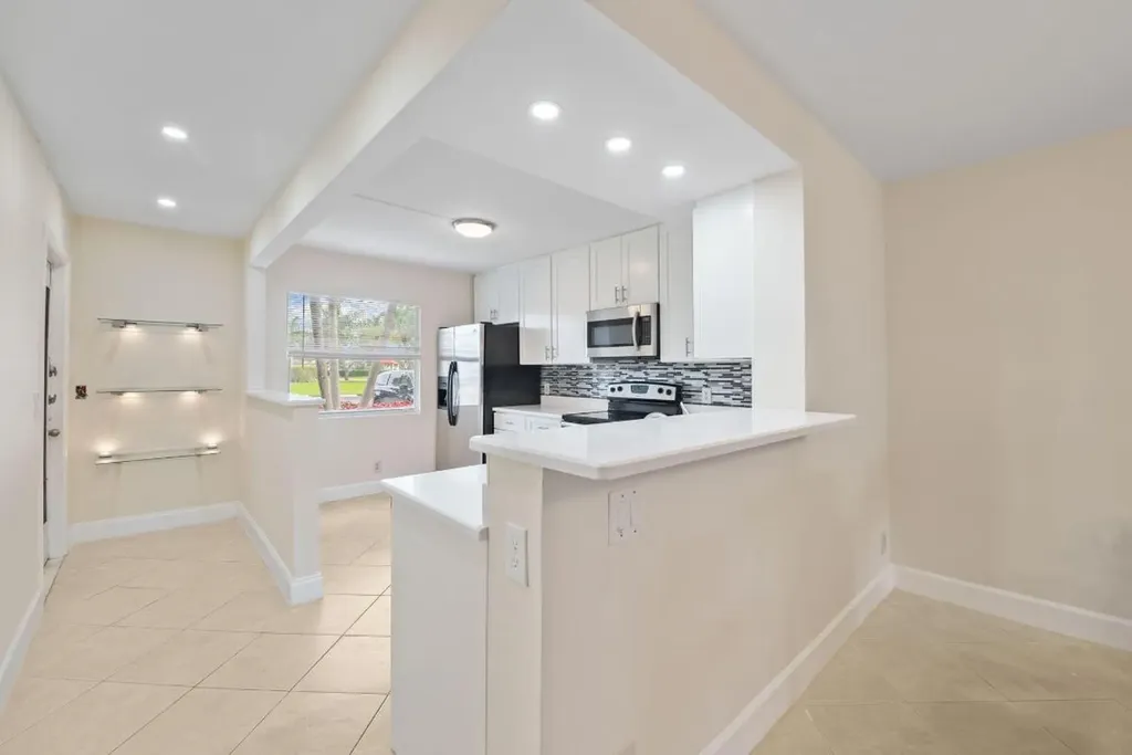 1090 Guildford E Boca Raton FL 33434