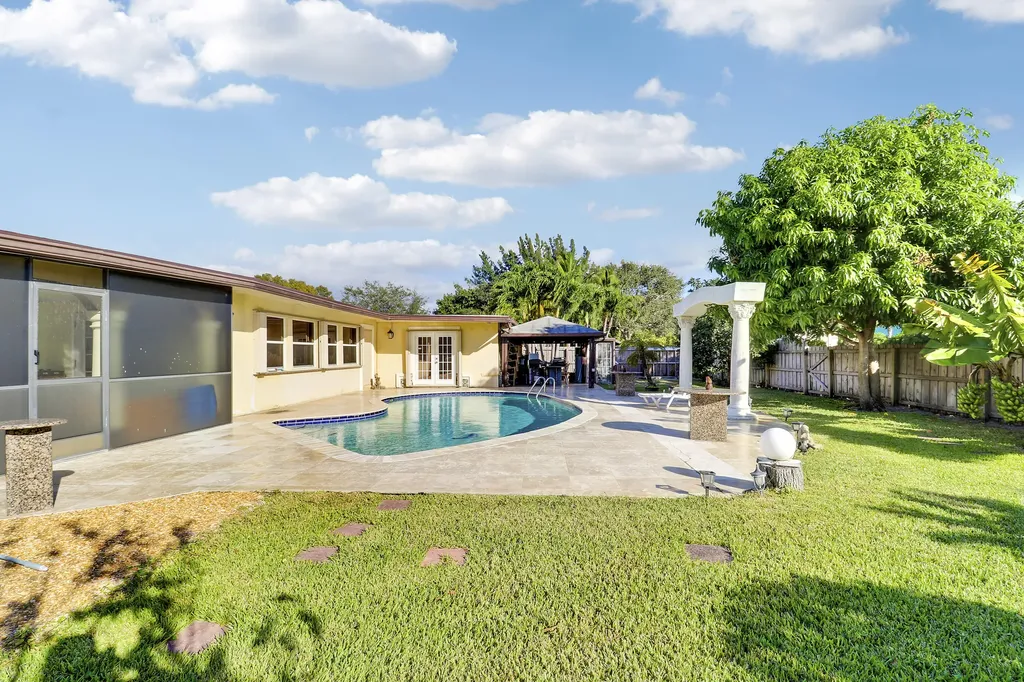 10868 Larch Court Palm Beach Gardens FL 33418