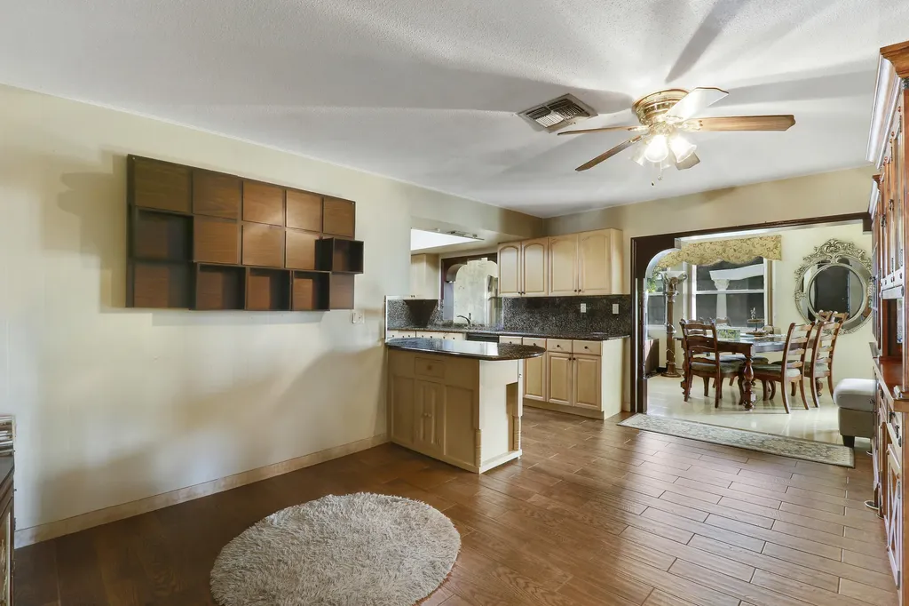 10868 Larch Court Palm Beach Gardens FL 33418