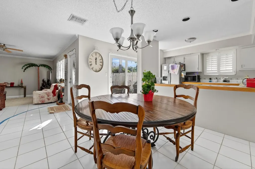 141 E Riverside Drive Jupiter FL 33469
