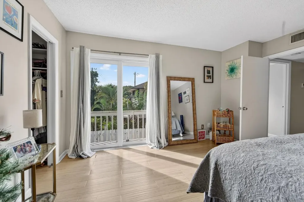 141 E Riverside Drive Jupiter FL 33469