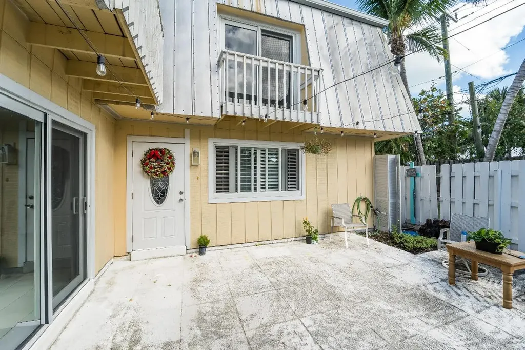 141 E Riverside Drive Jupiter FL 33469