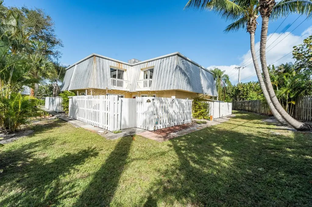 141 E Riverside Drive Jupiter FL 33469