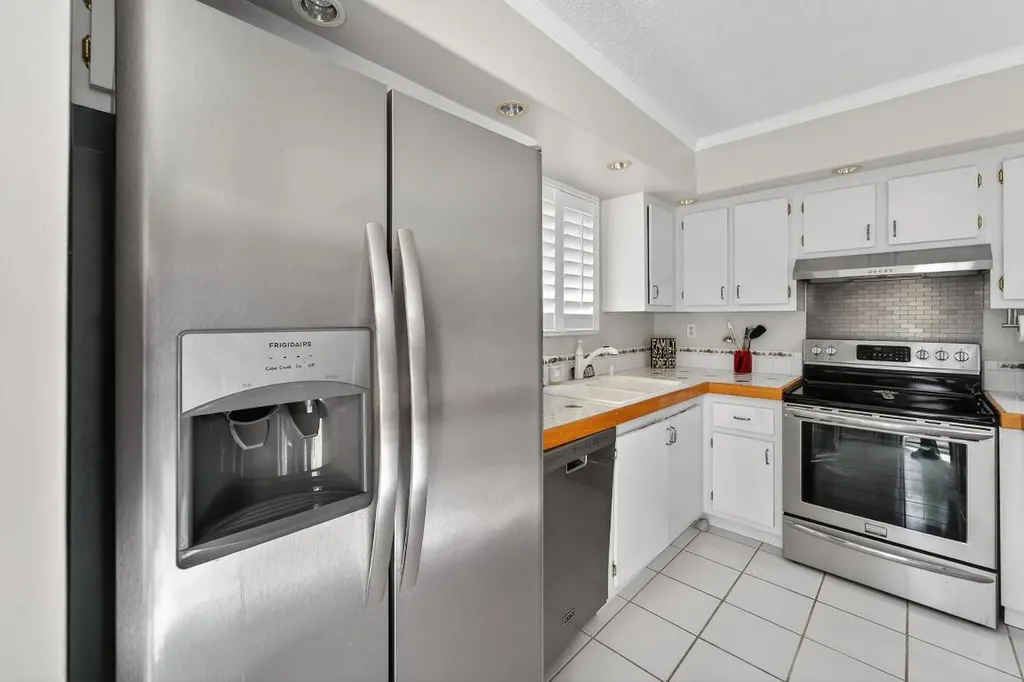 141 E Riverside Drive Jupiter FL 33469