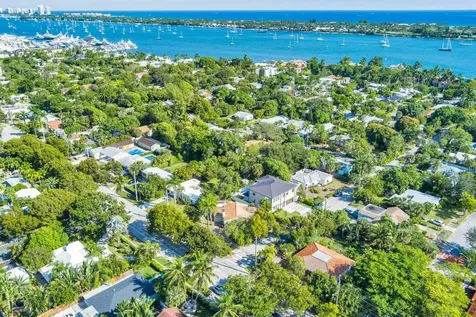 383 31st Court West Palm Beach FL 33407