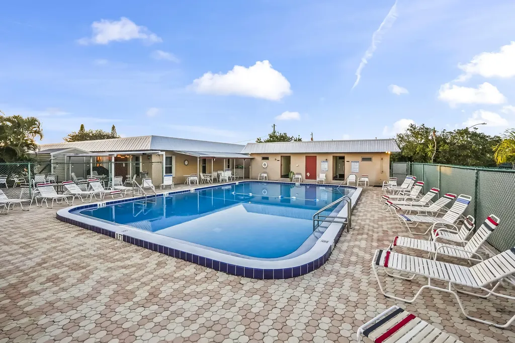 8333 SE Sandy Lane Hobe Sound FL 33455