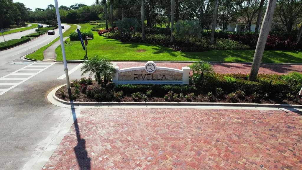186 SE Fiore Bello Port St Lucie FL 34952