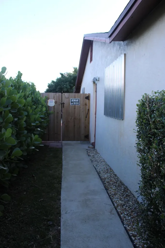 2842 Somerset Road Lake Worth FL 33462