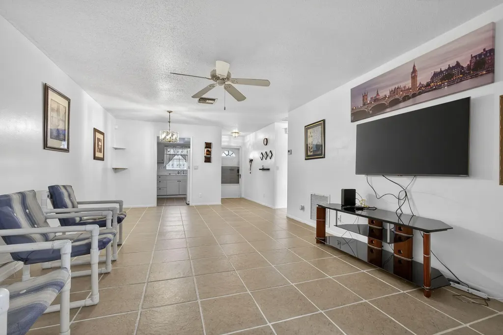 2833 Crosley Drive W West Palm Beach FL 33415